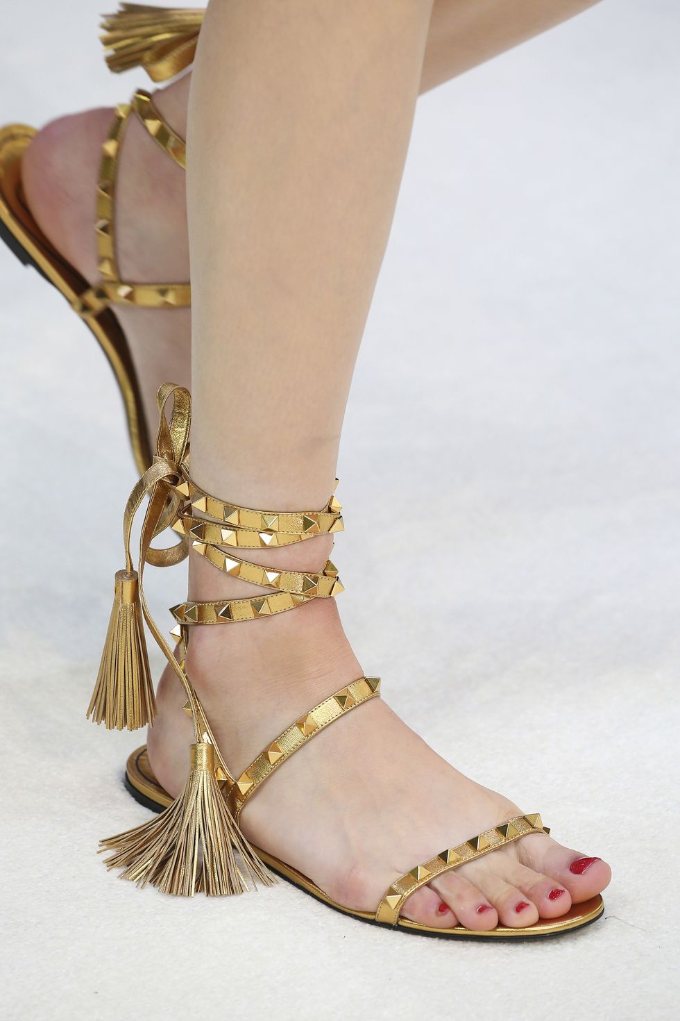 百搭必备鞋子经典款有哪些,女装夏季穿搭高级潮鞋