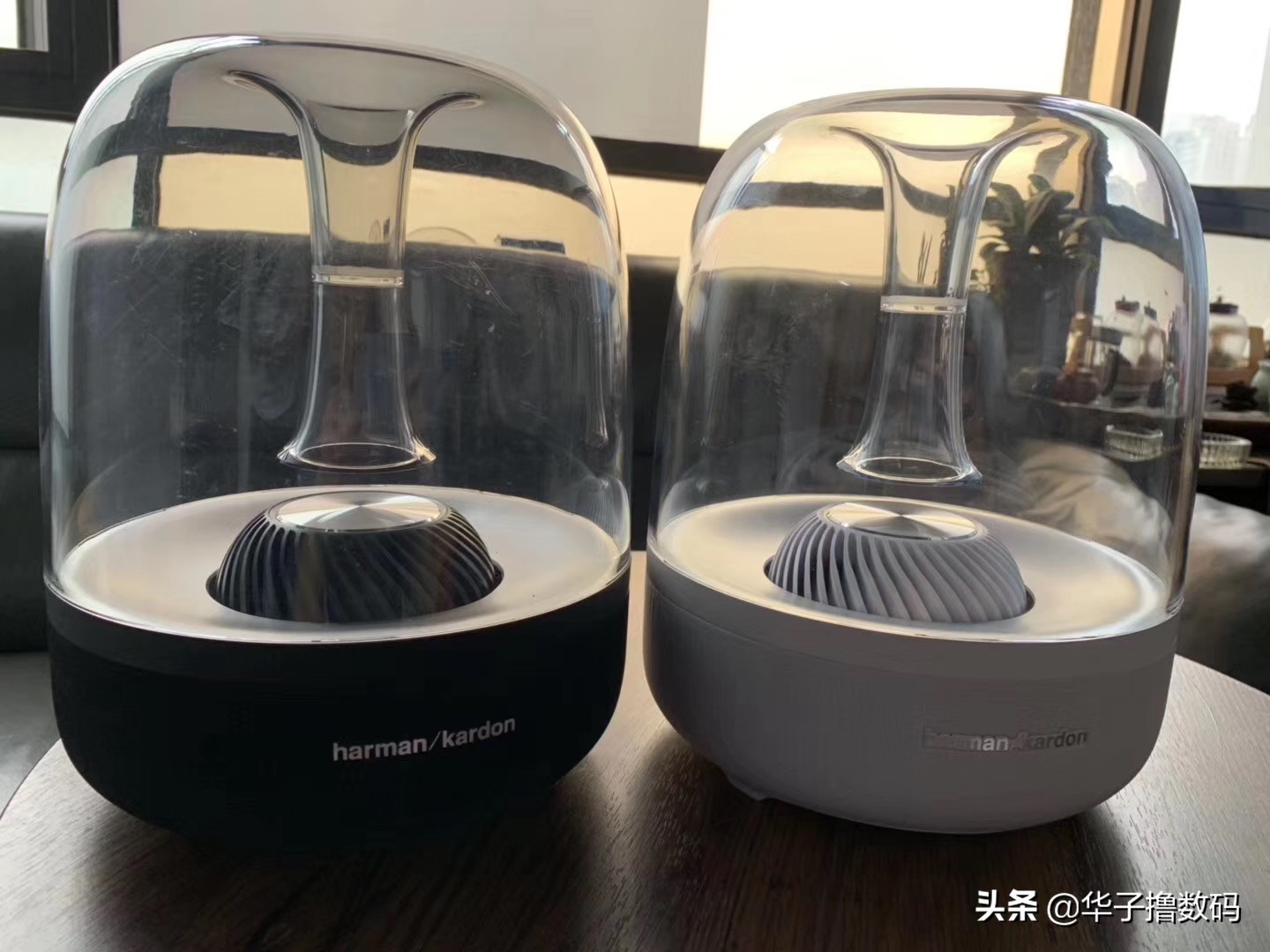 哈曼卡顿音乐琉璃1代2代评测,不但抓耳,还让你视线也难离开