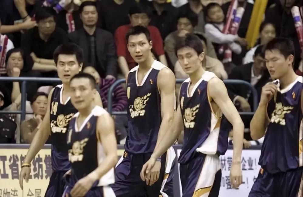 篮球广东五虎李群,篮球李群个人资料