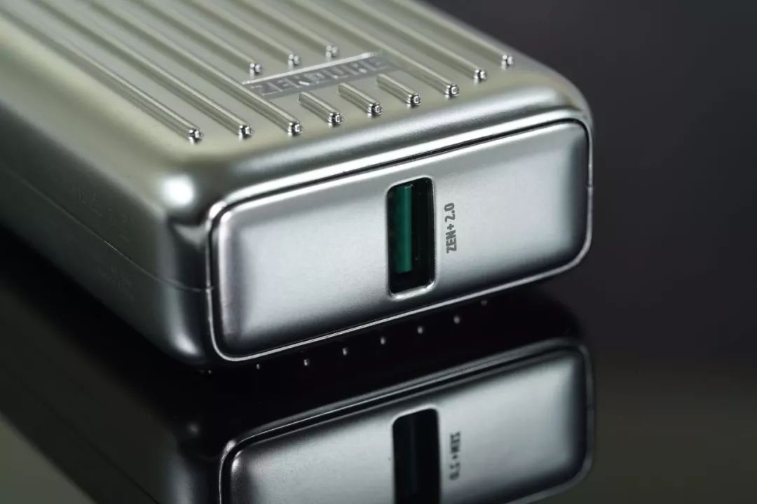 小米充电宝可以给华为手机充电吗,华为充电宝和小米充电宝哪个好