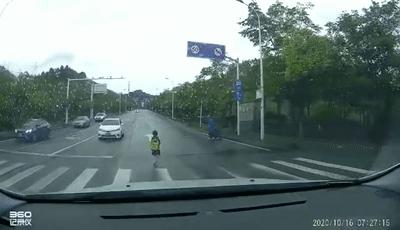 张歆艺怒怼,被人民日报点名批评会怎么样