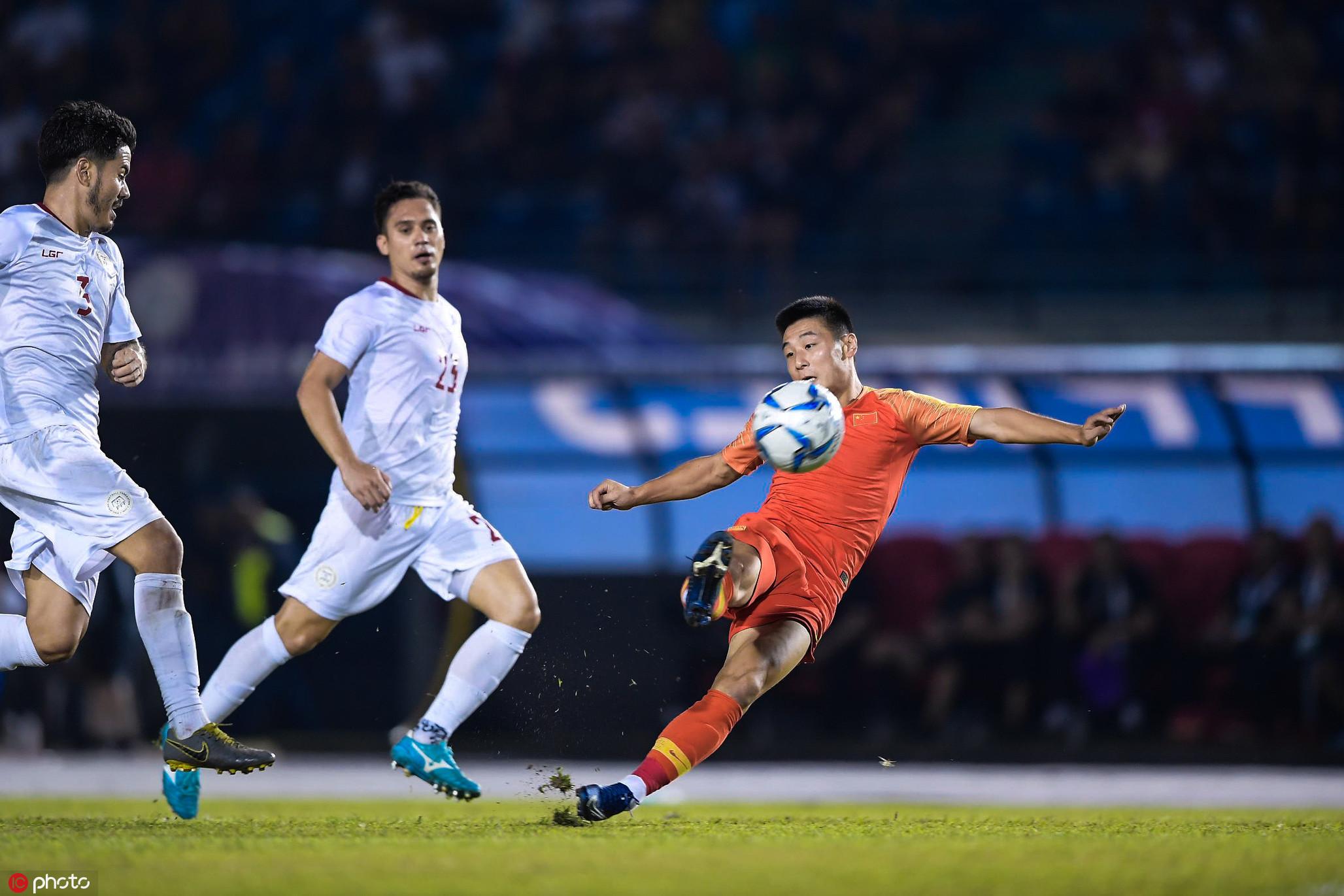 国足历史第一场比赛0比1胜菲律宾,国足半场0:3落后对手