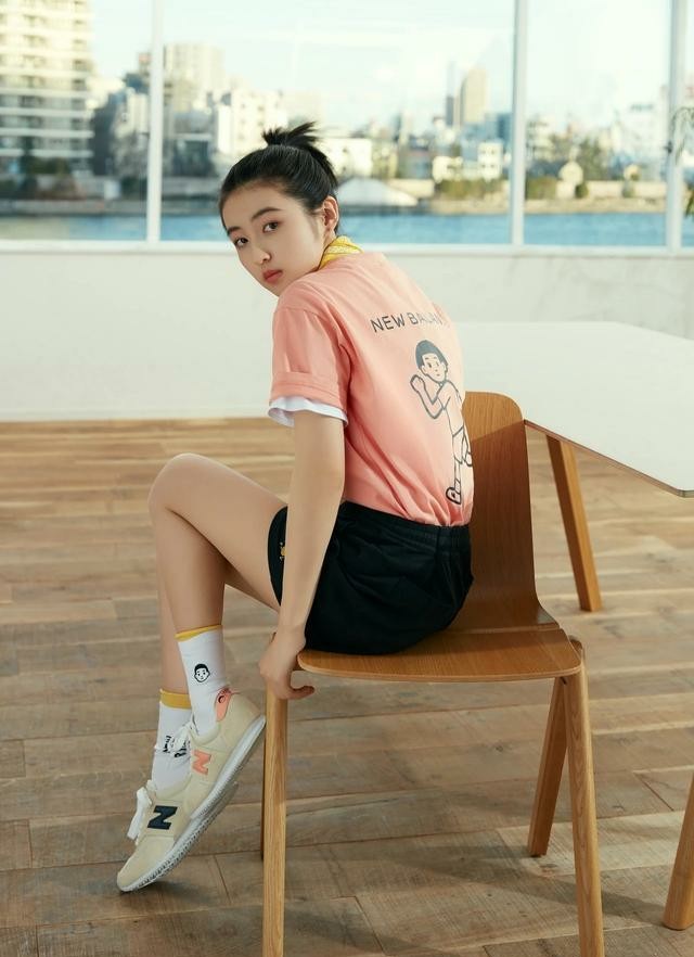 盘点娱乐圈00后漂亮妹妹们的穿搭,有你中意的那位吗?