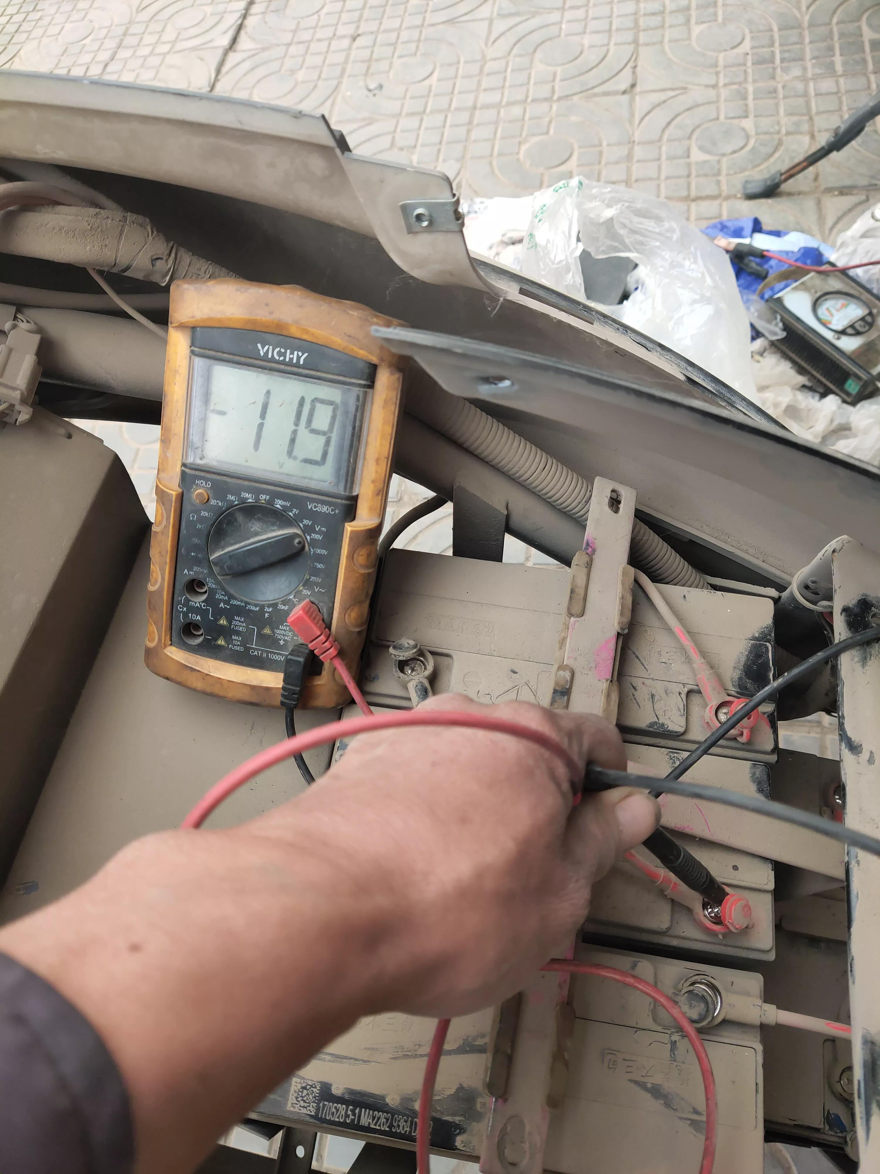 电动车电池饿死最简单的激活办法,电动车电池饿死后怎样充电