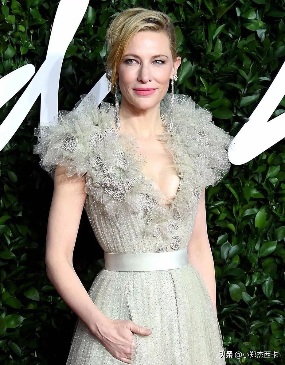 石头姐婚姻近况,身价2亿的石头姐