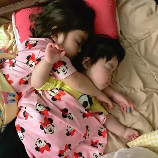 别让「假笑男孩」的悲剧，在她身上重演