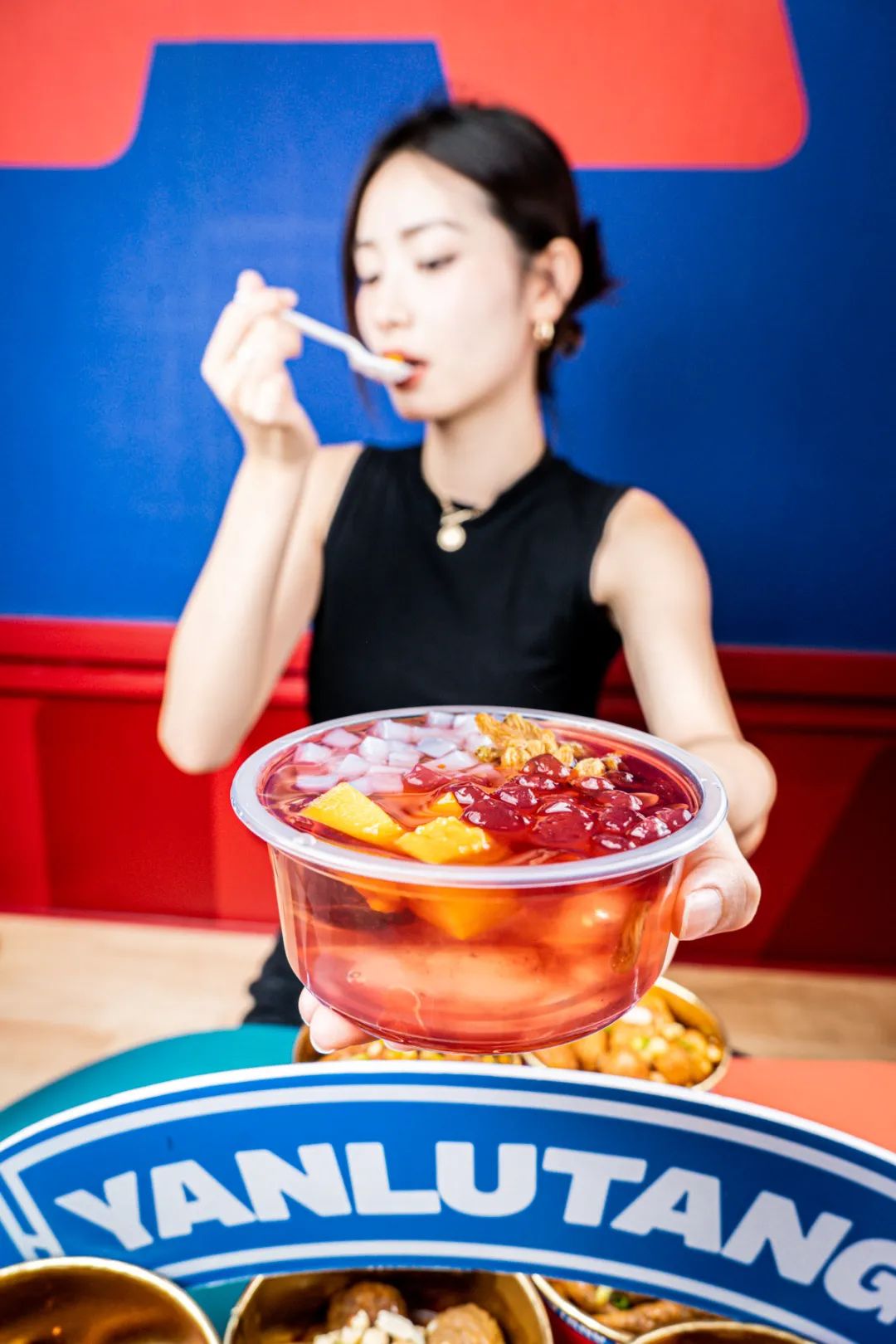 「卤林少堂主」2岁生日“虎”出新招,新品5元吃