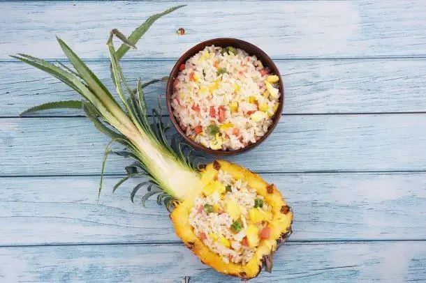 菠萝和凤梨都要泡盐水吗,菠萝和凤梨都需要用盐水泡吗