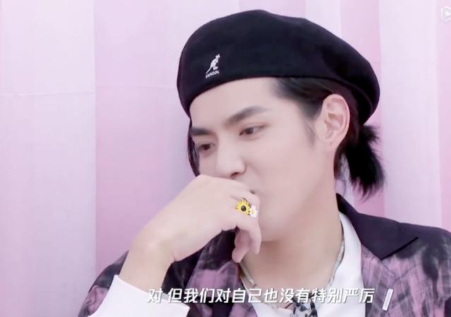 妈妈报警、六六道歉、资本弃子，到底谁令吴亦凡一步步跌落神坛？