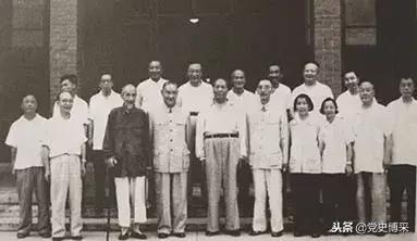 读奇书交奇友创奇事，对章士钊50年知恩图报，毛*东泽**的择友之道