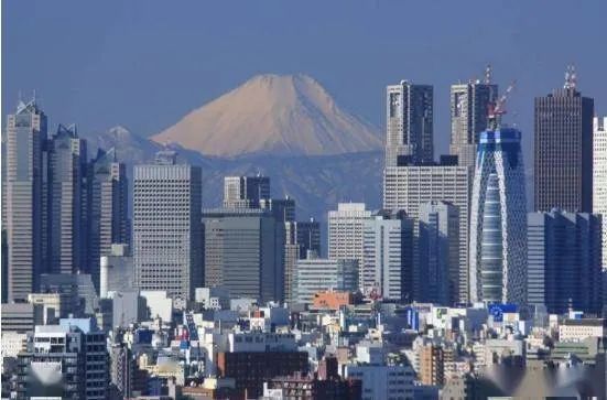 好好的中国品牌，为啥要说日本话？