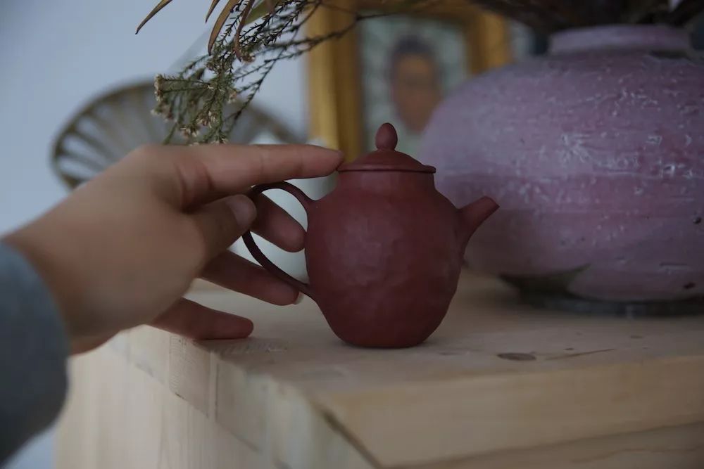 用水泥砌橱柜,用粘土做迷你橱柜