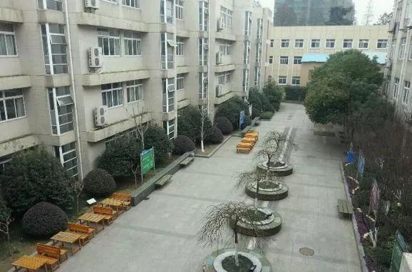 江苏南京外国语学校,南京外国语学校高二五班