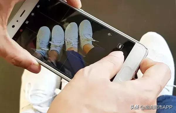 阿迪情侣鞋哪款比较好,耐克情侣鞋哪一款最适合