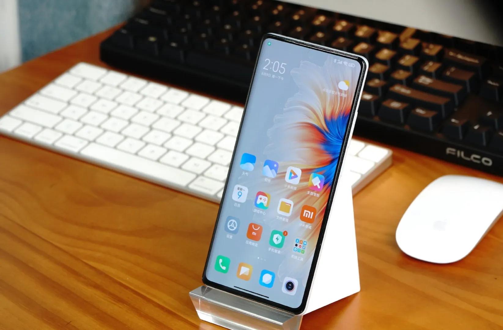 手机贴膜带壳的危害,手机贴膜居然有这么多危害