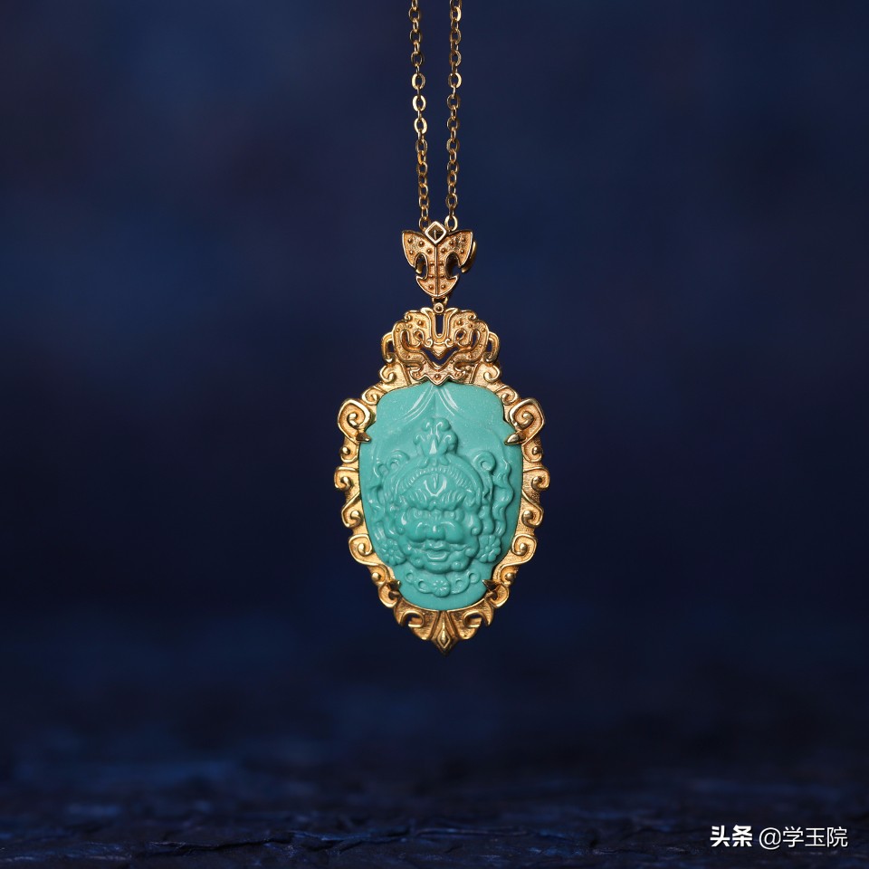 这条绿松石项链，她出的价格比任何一个成年人支付的价格都要高