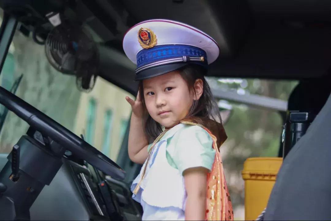 确认过眼神这是谁唱的歌,确认过眼神是过年要加班的人