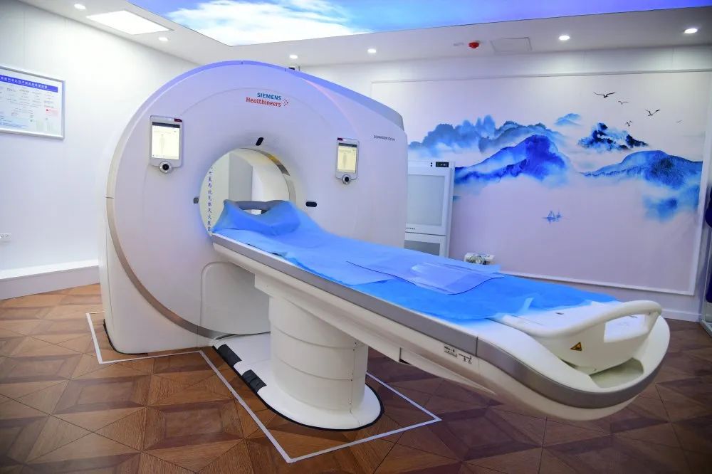 引进高精尖设备助力精准医疗,医院引进先进的医疗设施设备