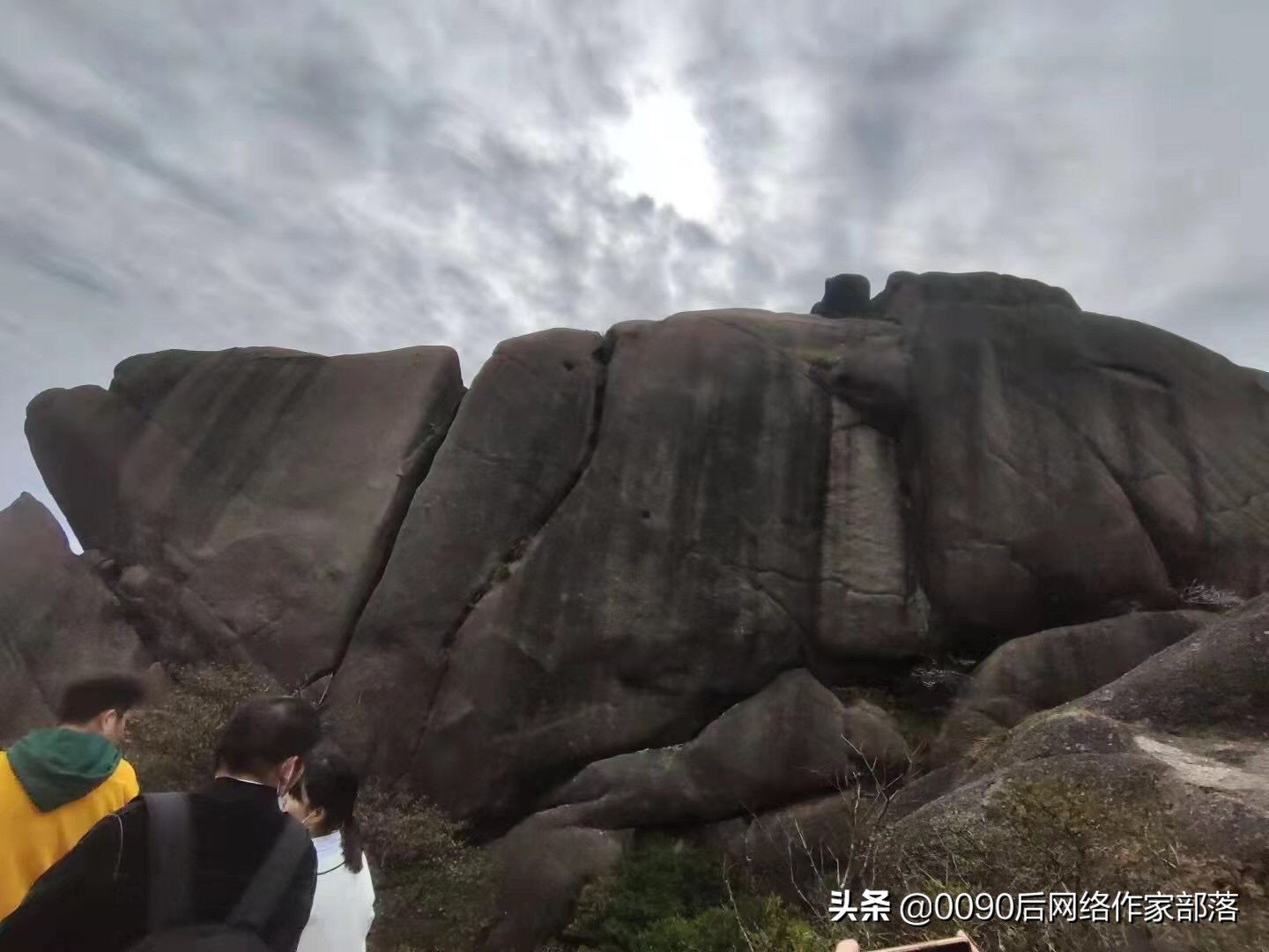 黄山秋天三日游,一品黄山天高云淡价格