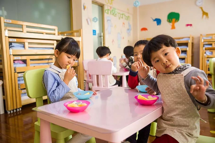 孩子在幼儿园遇到的三种情况,孩子刚去幼儿园怎么问孩子情况