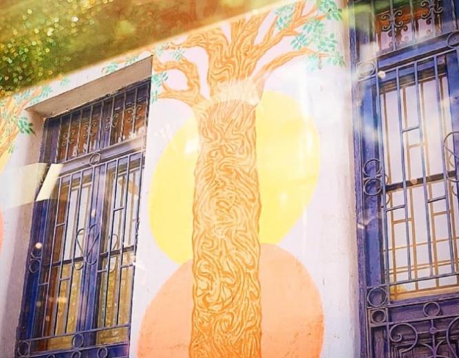 爱他就投其所好,站姐为金俊勉寻找智利彩墙,可惜里兜去了洛杉矶