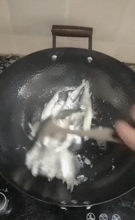 请广大“师奶”引以为戒,打死都不要让你老公入厨房