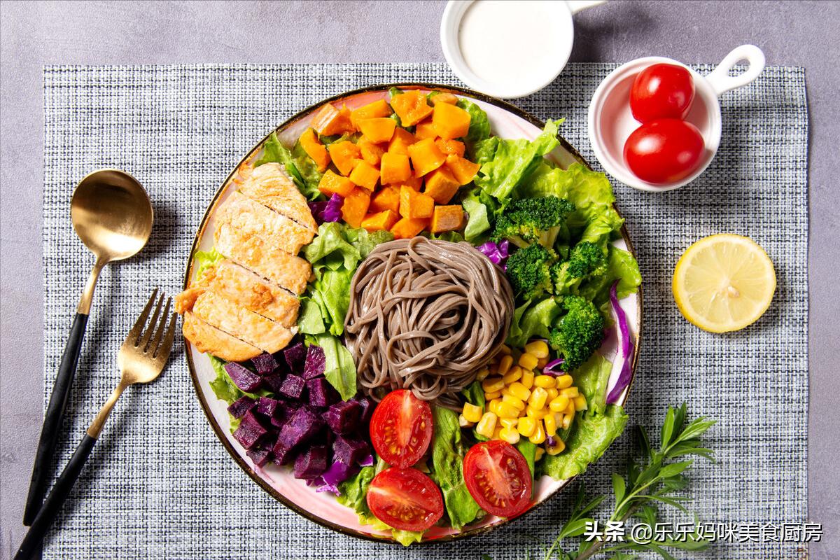 在减脂期,吃晚餐要牢记“5不要”,合理减脂,掉秤还不缺营养