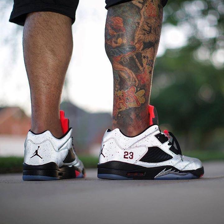 鞋底可以发光的球鞋,你的球鞋会变色吗