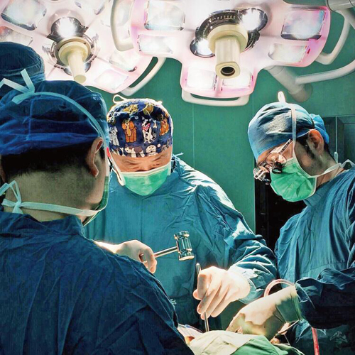 颈椎融合器最新视频,研发颈椎牵引器获国家专利