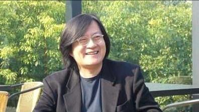 达芙妮40年轮回，充满家族内斗、明星豪门、资本掠食等，一场大戏