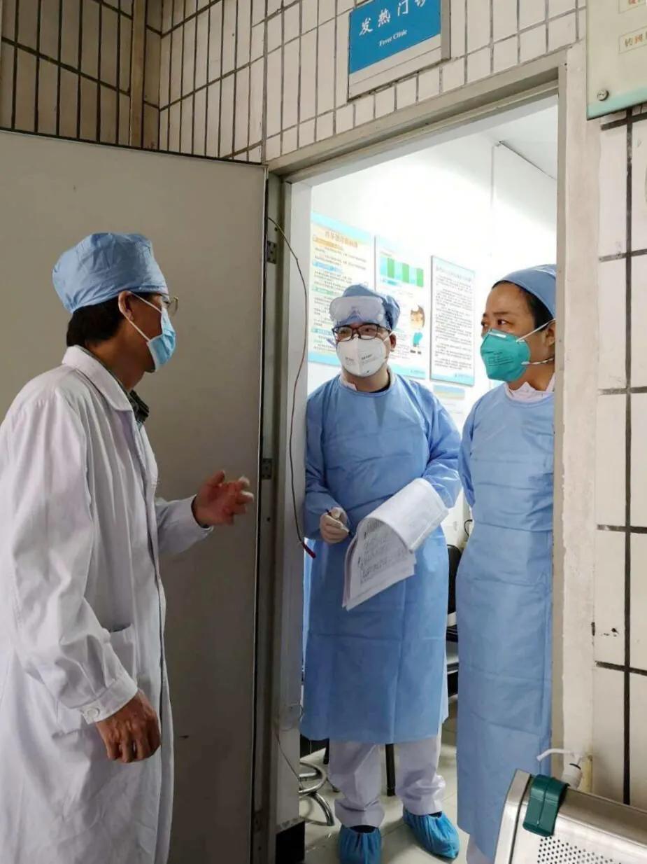 众志成城抗击疫情守护生命无停歇,抗击疫情无怨无悔