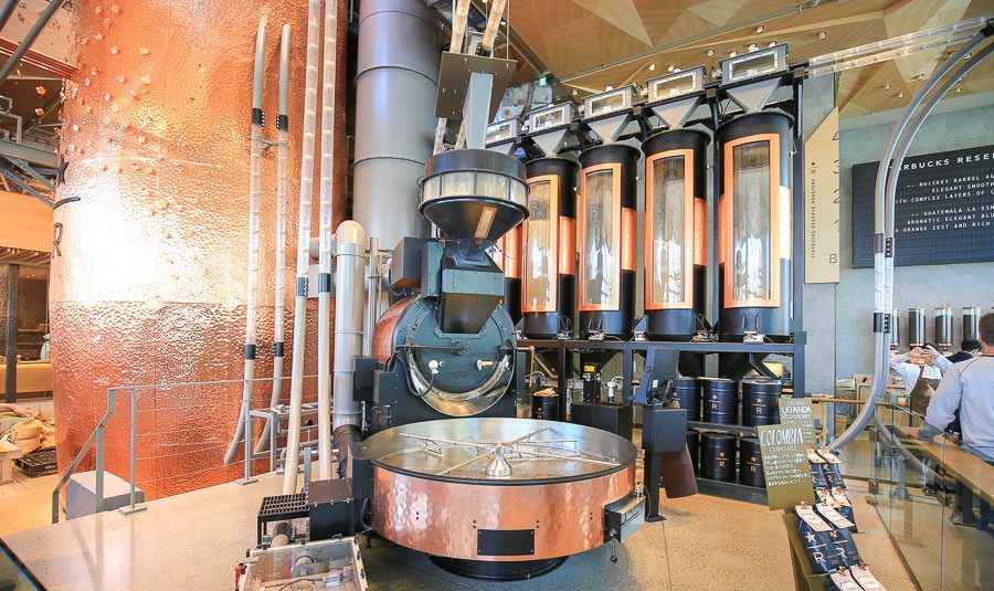 东京｜堪比艺术馆的星巴克臻选®烘培工坊樱花海中品满分咖啡