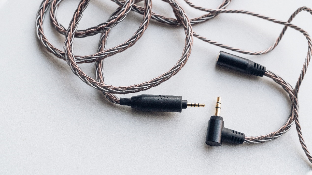 声学艺术品,AstellKernAKT9iE特斯拉动圈耳机听音谈