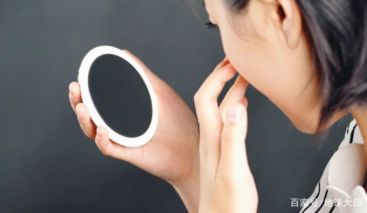 去卫生间用“WC、toilet”已经out了,教你一种更含蓄的表达!