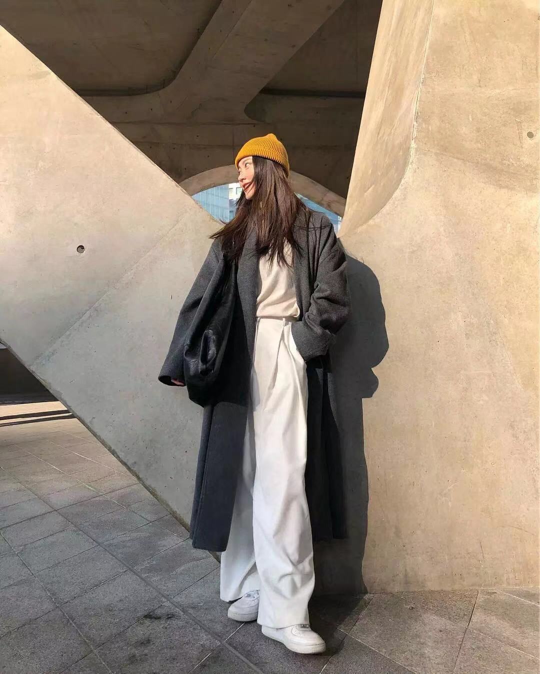 小脚裤已经过时了，跟着三木穿“奶奶裤”，专治胯宽腿粗