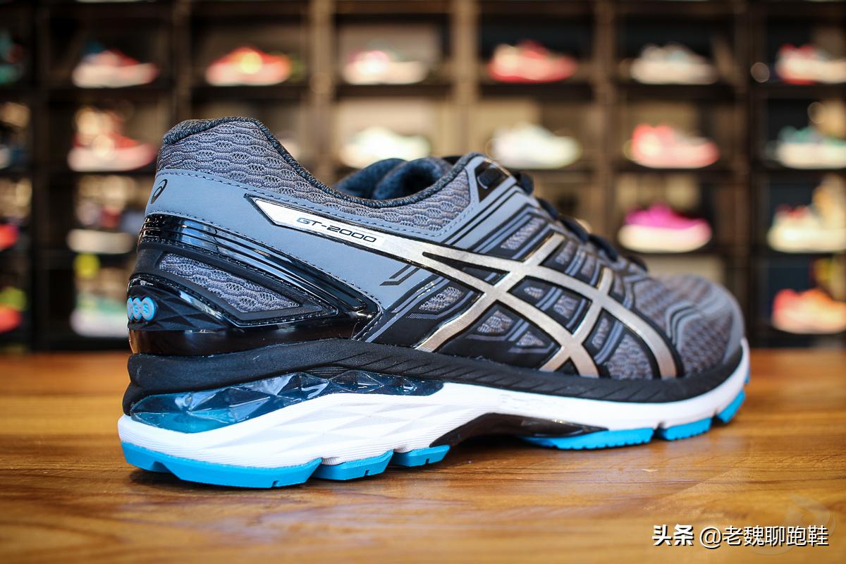耐克与亚瑟士跑鞋对比,穿了好多年的耐克鞋