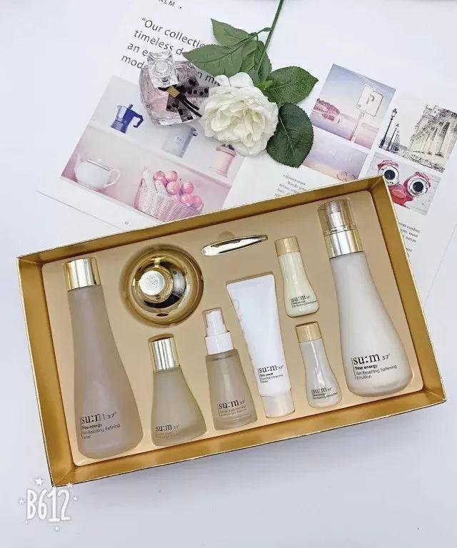 护肤品一套几支,一套护肤品套装