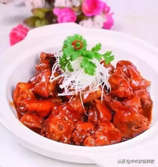 厨师教学美味猪蹄的简单做法,厨师长推荐元宝蹄