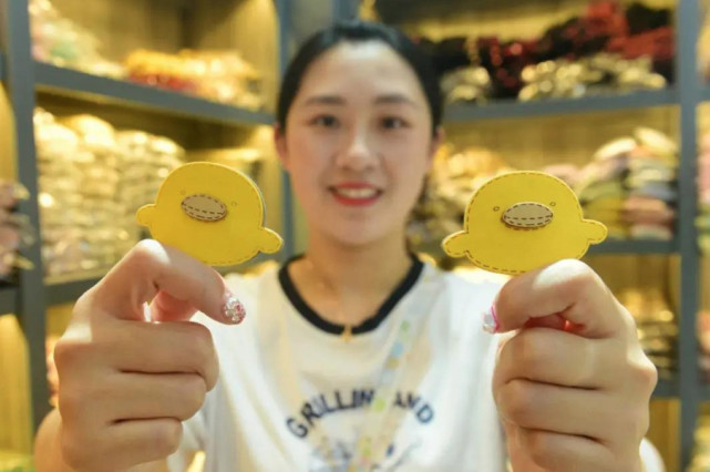 一秒发六只冠军同款的背后义乌小商品生产和销售哪个更强