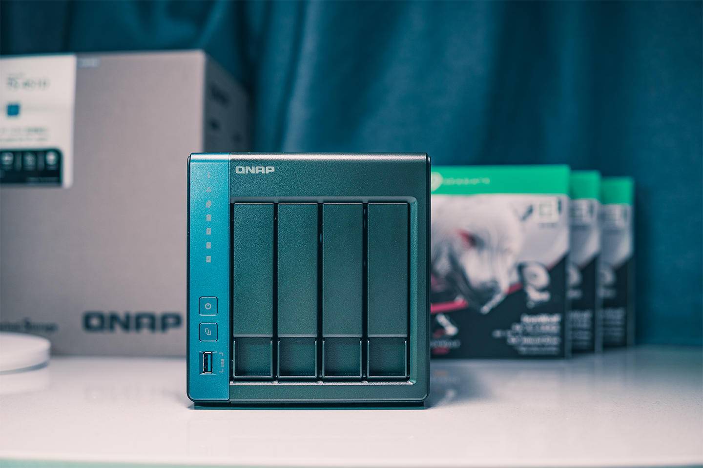 家庭娱乐影音中心，支持4K，威联通451D新人上手配置简介