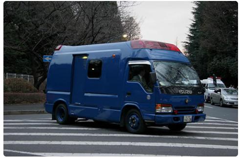 日本隐藏式警车,日本警察用的是什么警车