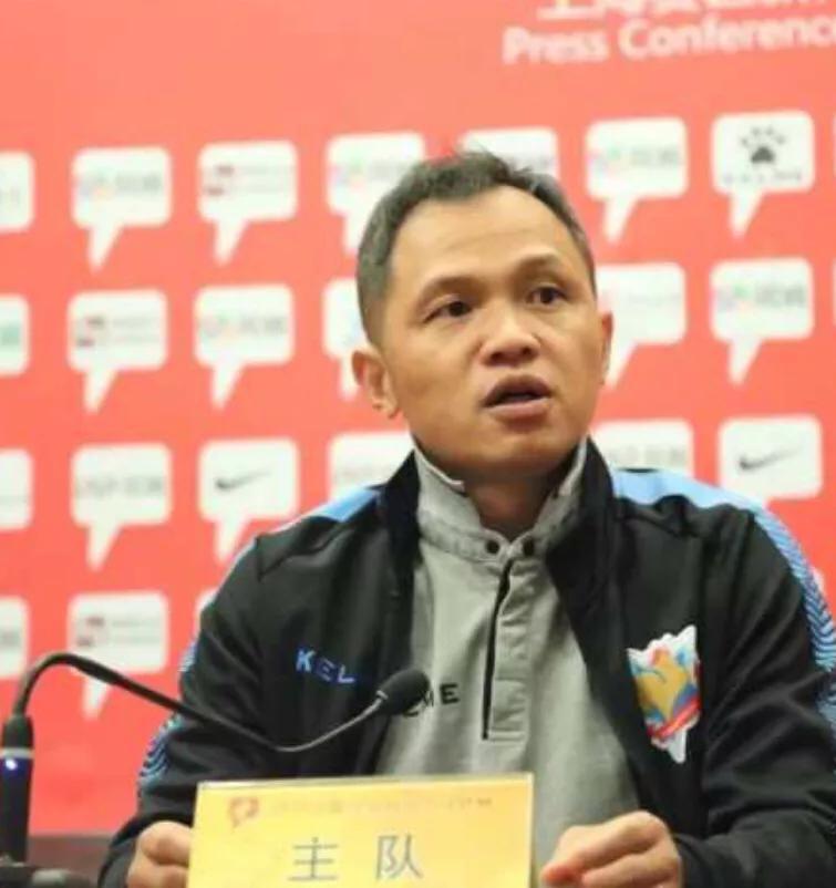 鍙堜竴涓秴鑰佺墝鍔叉梾闈复鐢熷瓨闂,鍙堜竴鑰佺墝涓秴鐞冮槦瀹樺瑙ｆ暎