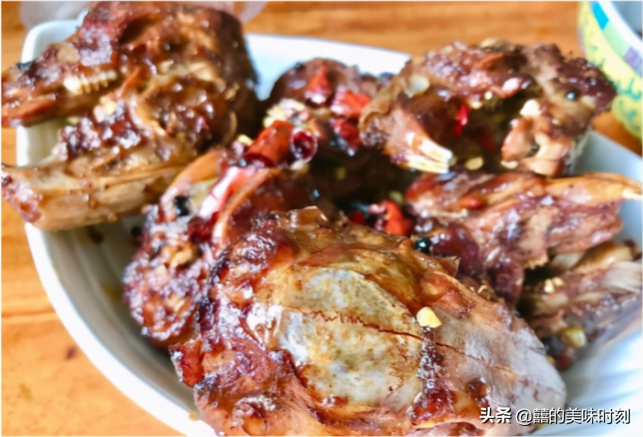 潍坊火了26年的卤兔头，9元一个日收入30000元，济南聊城人也常来