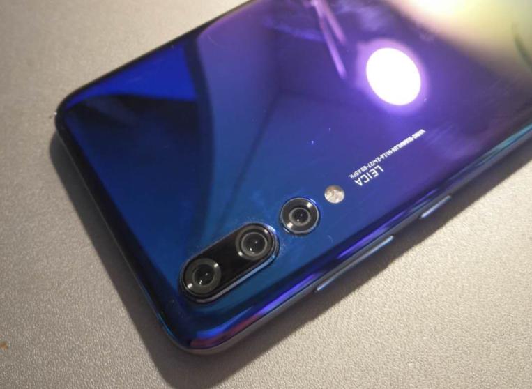 华为p20pro和荣耀v10屏幕谁大,荣耀v10对比华为p20pro