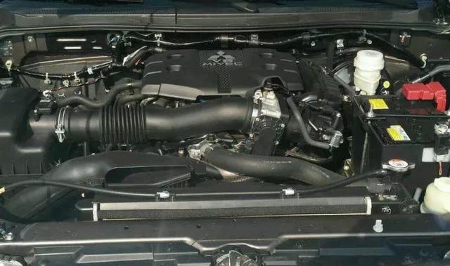 山猫帕杰罗跑二十公里加多少油,山猫帕杰罗60万公里什么样