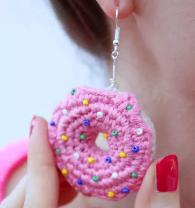 毛线手工家里装饰品,家里毛线很多可以用来干什么