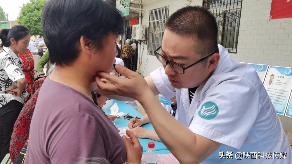 焦点迎七一送健康义诊惠民暖人心,送健康送温暖义诊主题党日活动