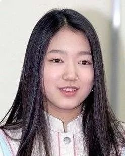 大圆脸型的女生适合剪短发,学生党剪短发适合大脸和长脸