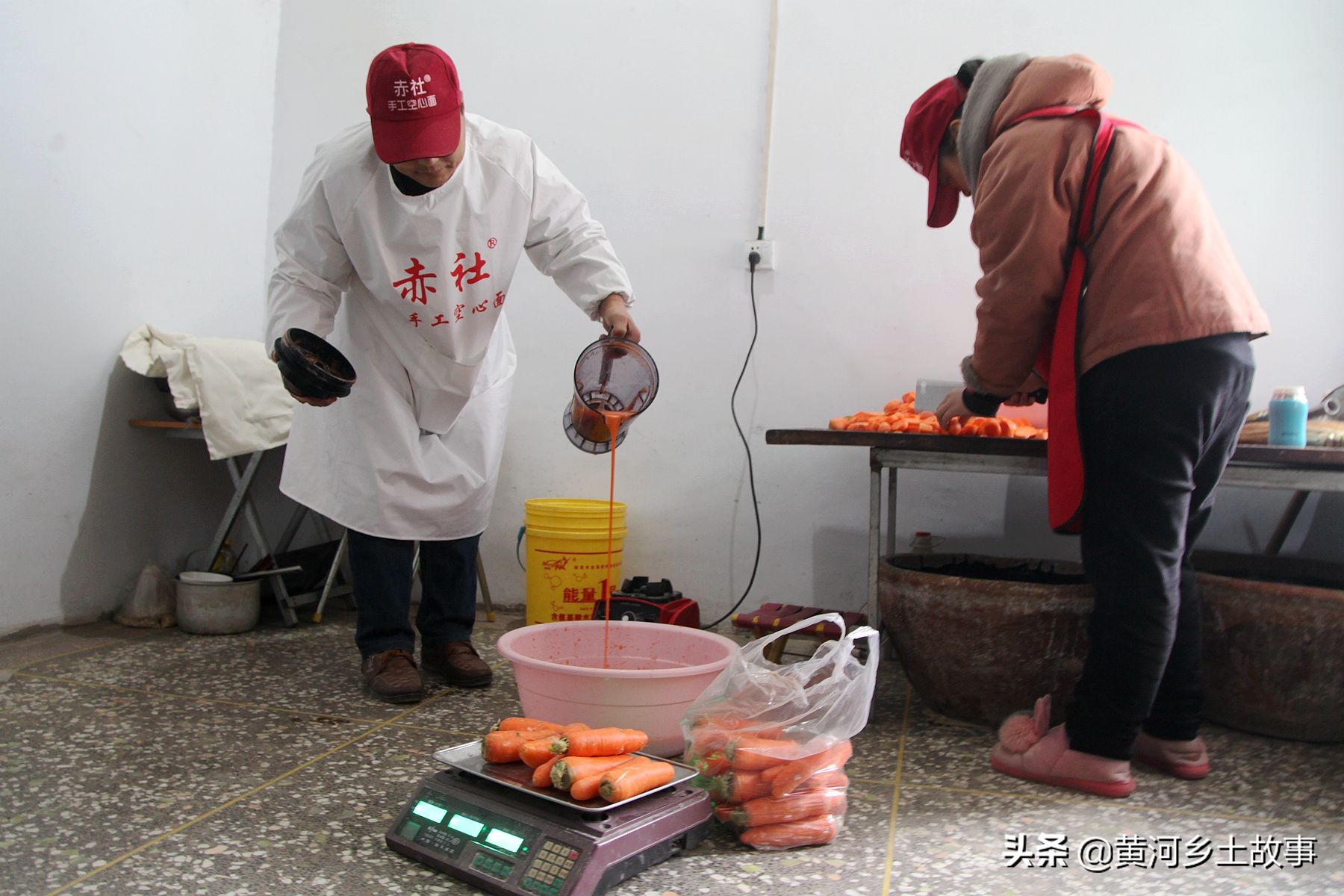 农村传统手工挂面制作全过程,纯手工空心挂面果蔬面