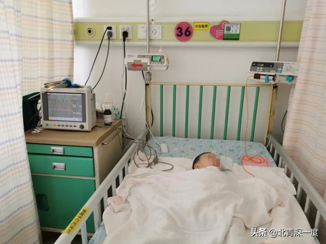 深圳6个月女婴被高空坠物砸成病危：有居民被警方带走问话，物业称调查已有眉目